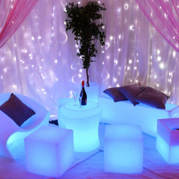 lumaform-led-cubes-table-seating-600x600px